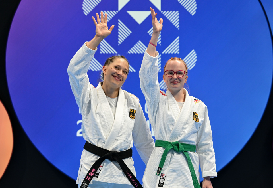 AA