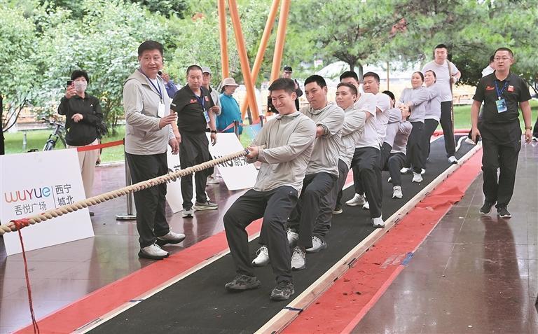 好者齐聚中, 赛场的共有